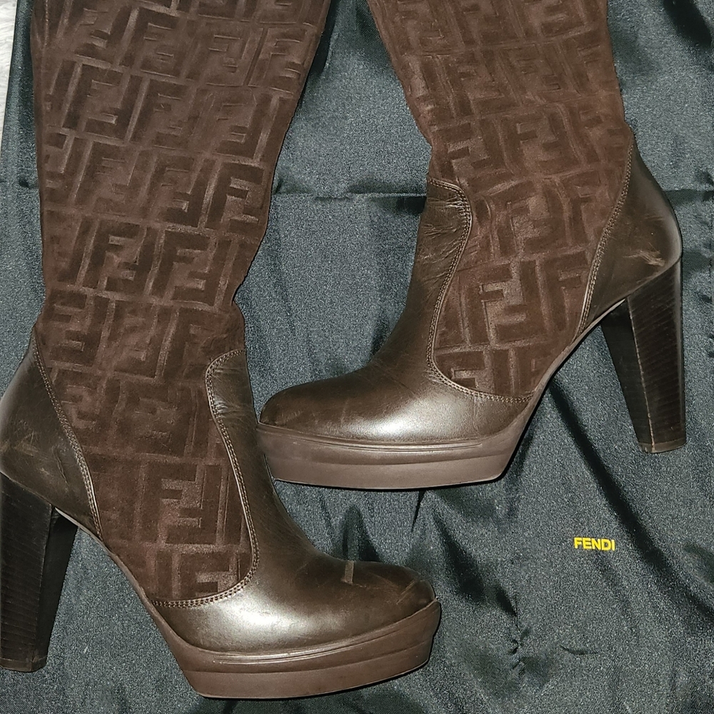 Dark BrownFendi Boots w/ original bag size 39